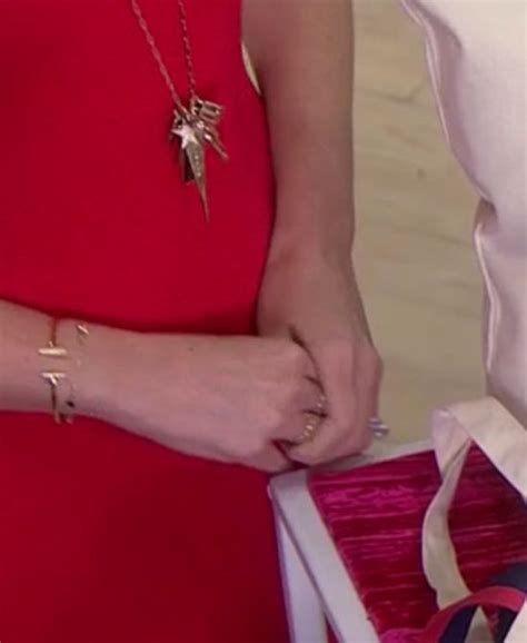 savannah guthrie's necklaces.